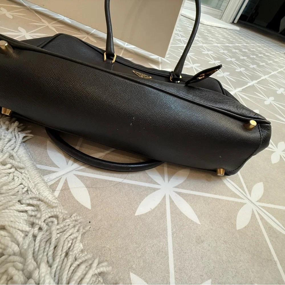 Prada Black Leather Shoulder Bag - Picture 3 of 6